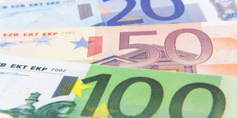 benefits of joining the euro