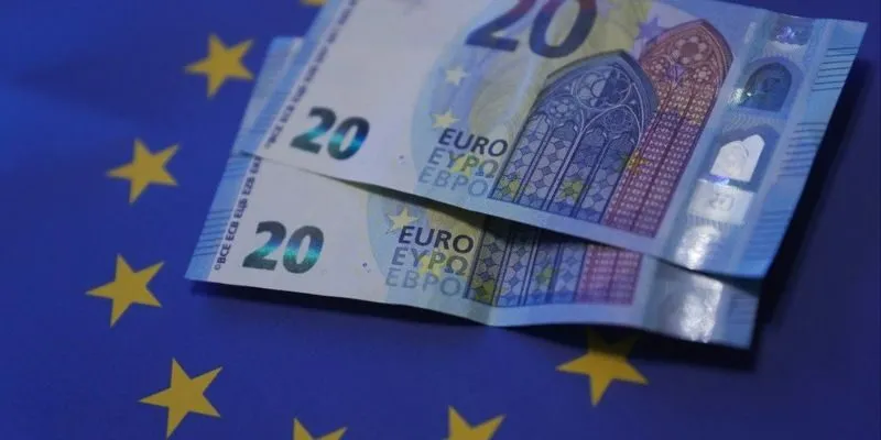 Understanding the reasons to join the Eurozone
